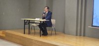 點選照片右側觀看下一張