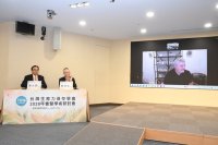點選照片右側觀看下一張